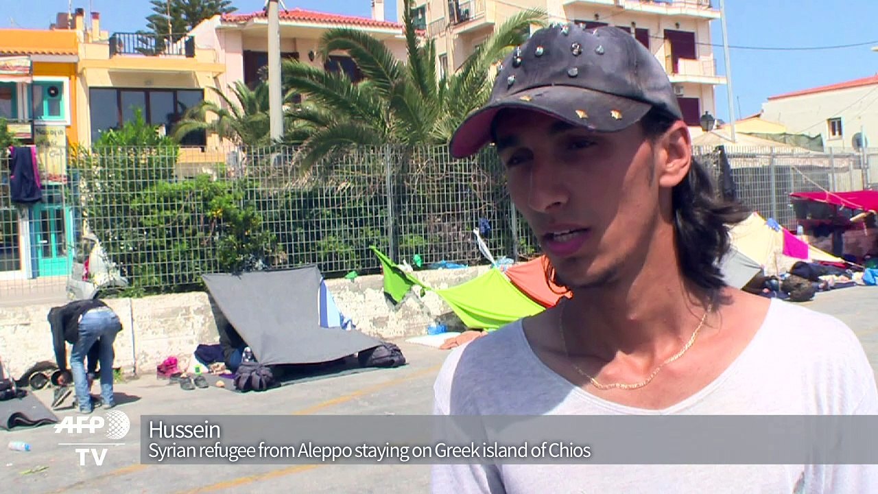 Migrants rush for asylum applications, in fear of deportation