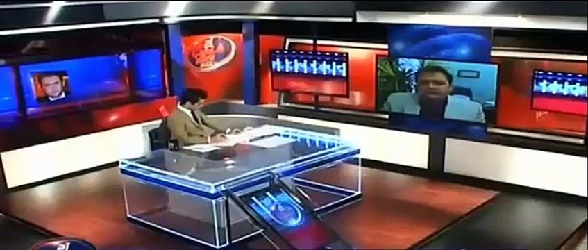 Hussain Nawaz Bashing Shahzaib Khanzada.....
