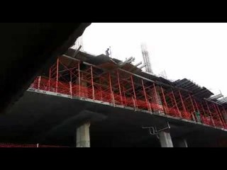 #WhatsAppCri Obreros trabajan sin equipo de seguridad.