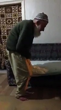7 yaşından beri kazaya namaz bırakmayan 90 yaşında alzheimer olmuş dedenin namazı...