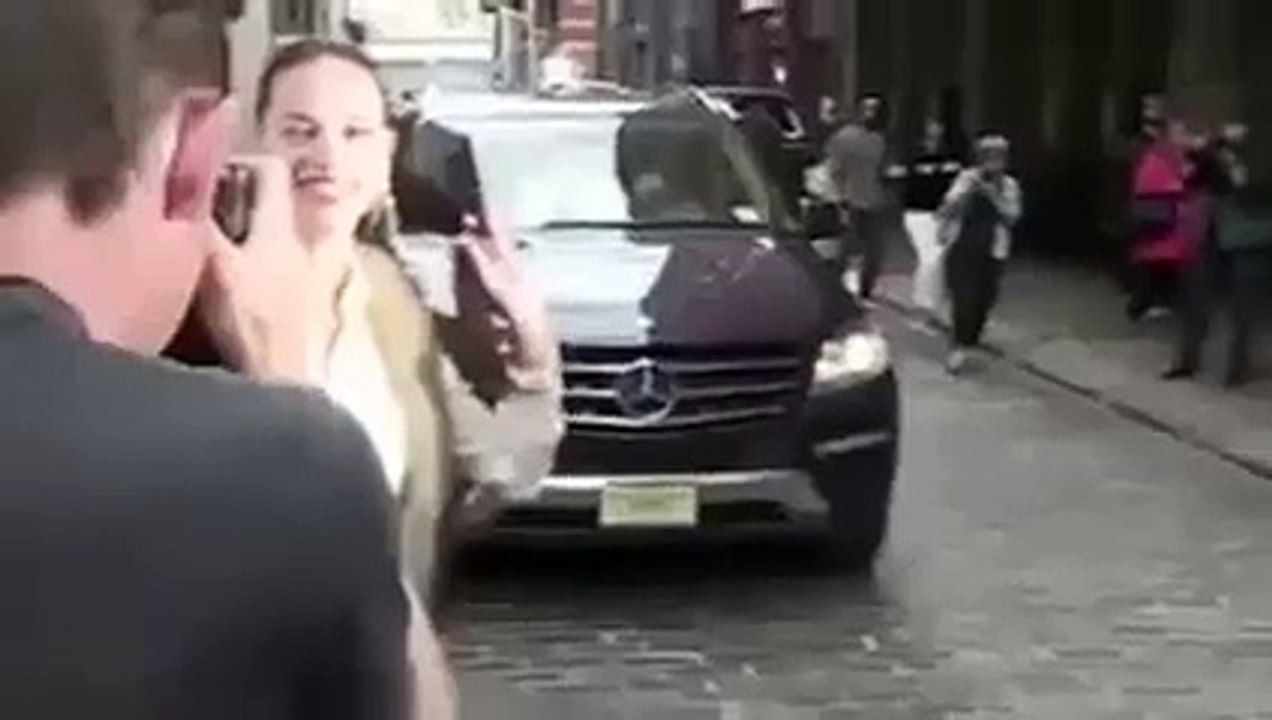 Adriana Lima Kafayı Fena Çarptı