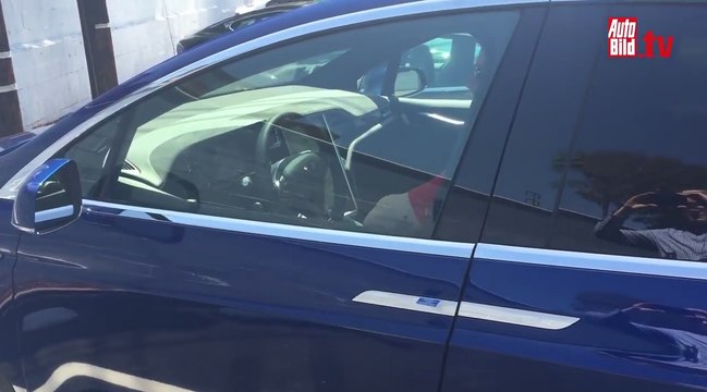 Vídeo: Prueba en vídeo de la conducción autónoma del Tesla Model X