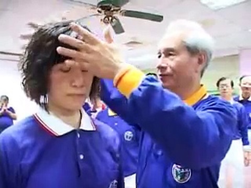 生物能醫學氣功李承忠博士精神催眠架橋表演