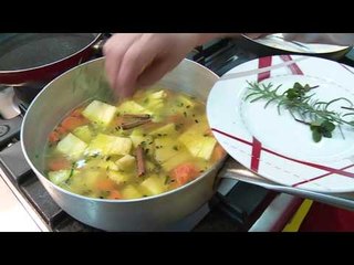 Receta e Ditës - Supë me kanellë, patate dhe ananas