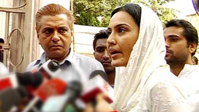 Kamya Punjabi REACTS To Hema Malini Calling Pratyusha A Loser | Interview