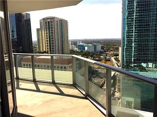 1300 Brickell Bay Dr # 2502,Miami,FL 33131 Apartamento En Venta