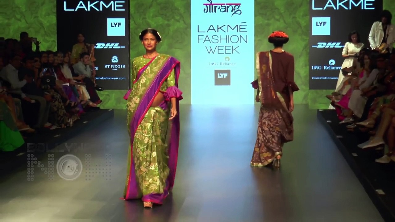 Carol Gracias Flaunts BABY BUMP On Ramp - Lakme Fashion Week 2016