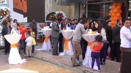 Şanlıurfa Mağaza Açılışında Halay Çeken İngiliz Geline İlgi