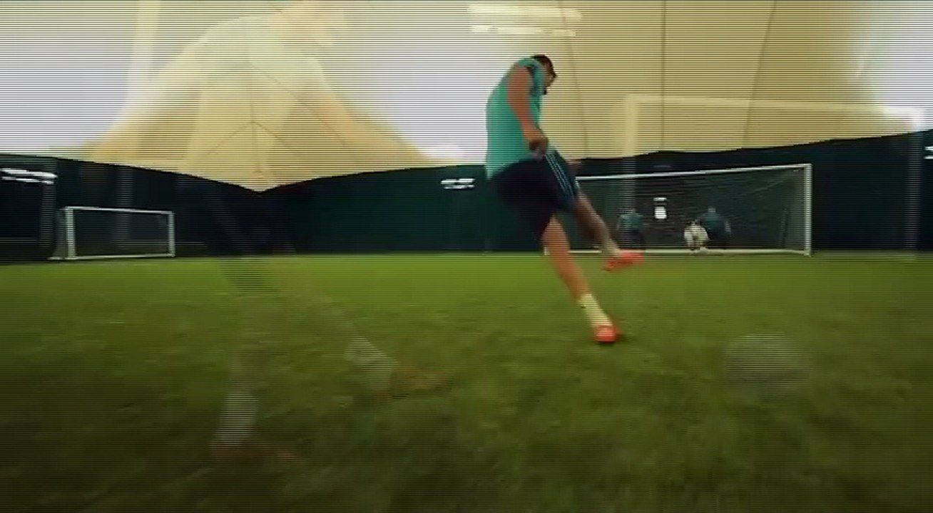 Diego Costa doblega a dos porteros