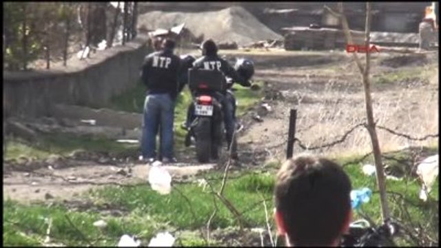 Kayseri'de Polis Okul Çevrelerinde Uyuşturucu Operasyonu Yaptı