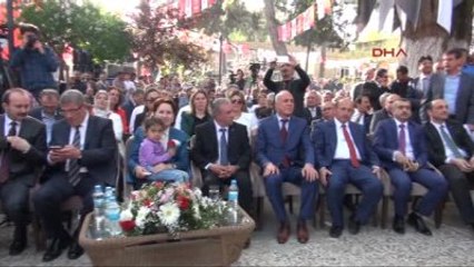 Kilis'te Türbe Ziyaret Etti, Partililere Seslendi