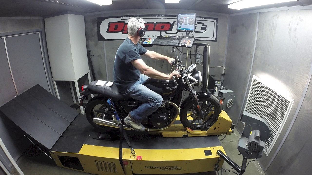 2016 Triumph Street Twin Dyno Test