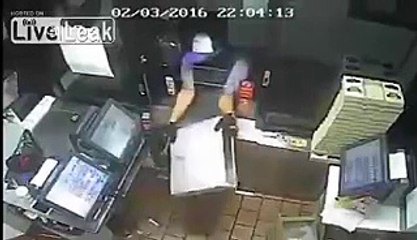 Thief Realizes Size Does Matter..