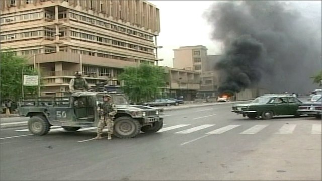 أرشيف غزو العراق- انفجار سيارة مفخخة أمام فندق بغداد