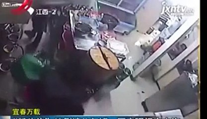 Waitress accidentally causes fire in Restaurant