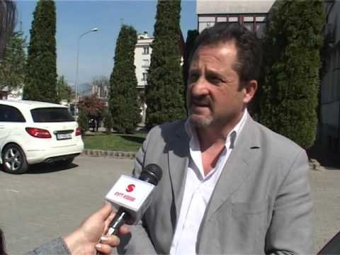 Lajme - Çarshia e vjetë me kabllo të rrymës nën tokë