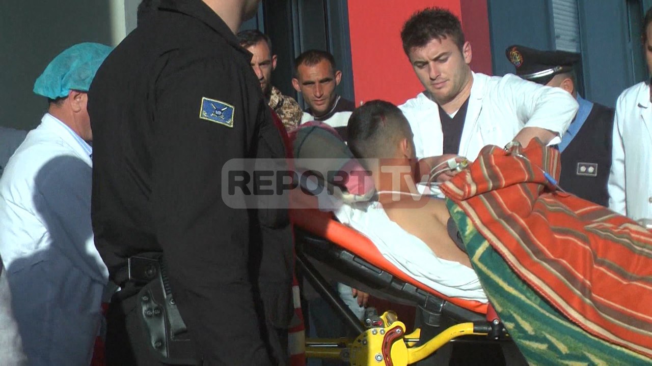 Report TV - Rrëzimi i helikopterit, i plagosuri sillet në Spitali i Traumës
