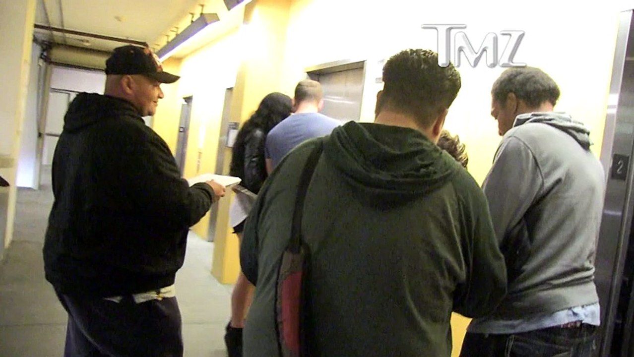 Jonathan Taylor Thomas -- HEARTTHROB SURFACES ... Uses Hunky Mouth to Speak Words