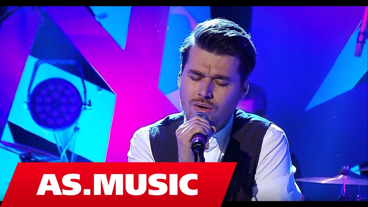 Alban Skenderaj - Urat e jetes - "Tingujt E Ditarit Tim" ( Live Acoustic )