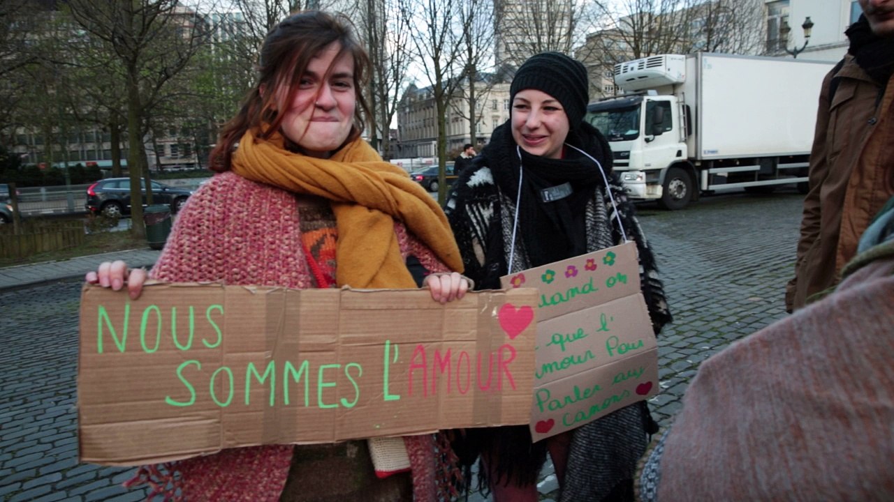Les indignés de #NuitDebout manifestent pour la première fois à Bruxelles