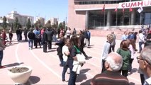 Bazı Kadın Dernekleri, CHP Genel Merkezi'ne Siyah Çelenk Bıraktı