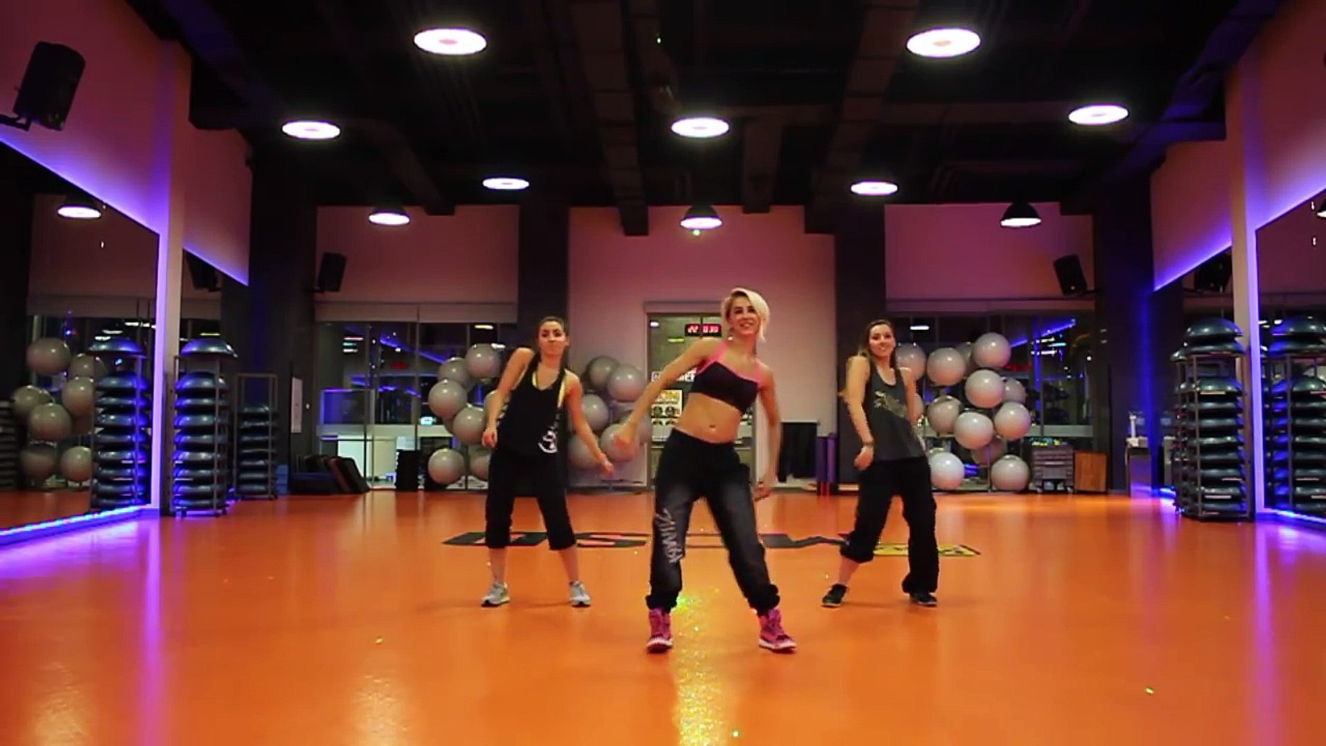 Zumba ® Tranquila - j Balvin