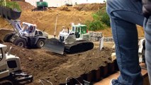 Komatsu MD 65 - 17 PX Stonebreaker-Area Dozer construction-site RC truck and excavator action