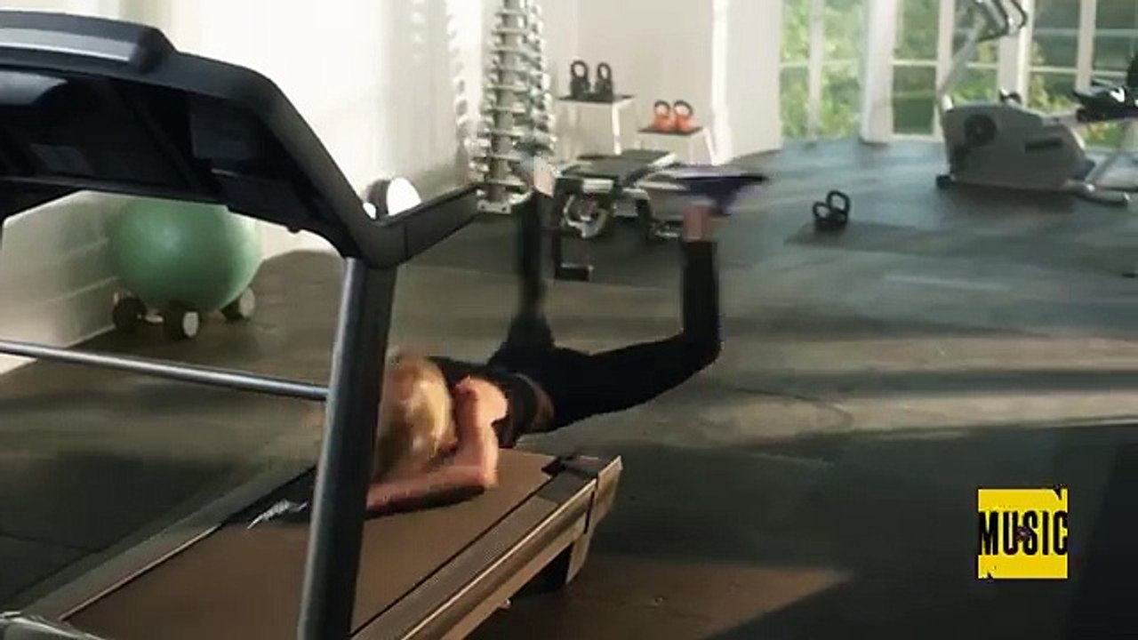 Taylor Swift's "Jumpman" Apple Commercial Benefited Drake in a Huge Way (World Music 720p)