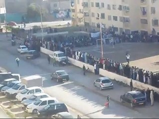 INSOLITE EN ALGERIE  ambiance de folie dans un match de quartier !!!