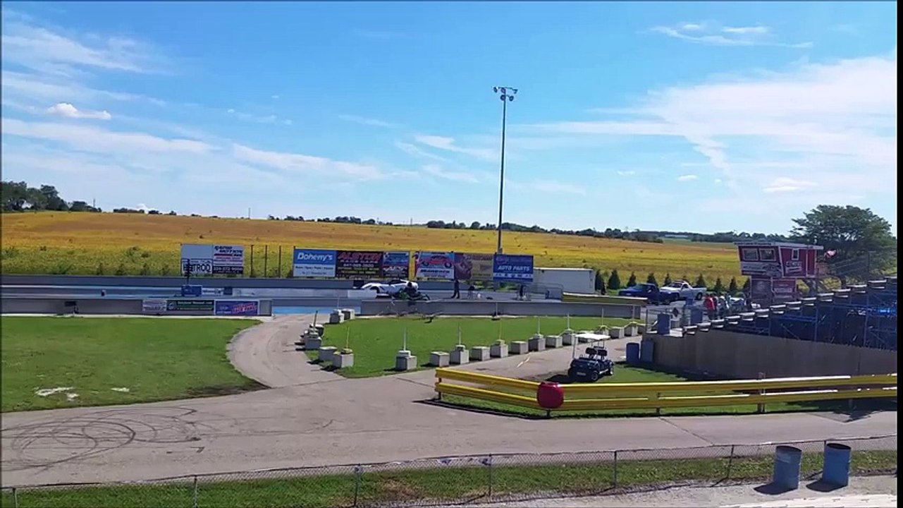 14-16 Chevy Corvette C7 vs Snowmobile Drag Race