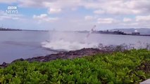 Moment helicopter crashed into Pearl Harbor (Hawaii) - BBC News