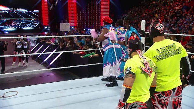 The New Day issues a WWE Tag Team Championship Open Challenge׃ Raw, November 23, 2015