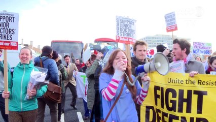 English doctors stage fourth strike in bitter dispute
