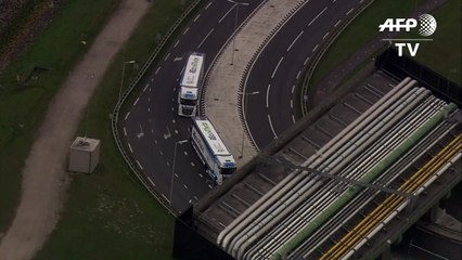 Convoys of self-driving trucks 'platoon' to Rotterdam harbor