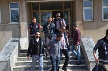 16 Yaşındaki Kızla İlişkisini Kameraya Kaydeden Sapık Yakalandı