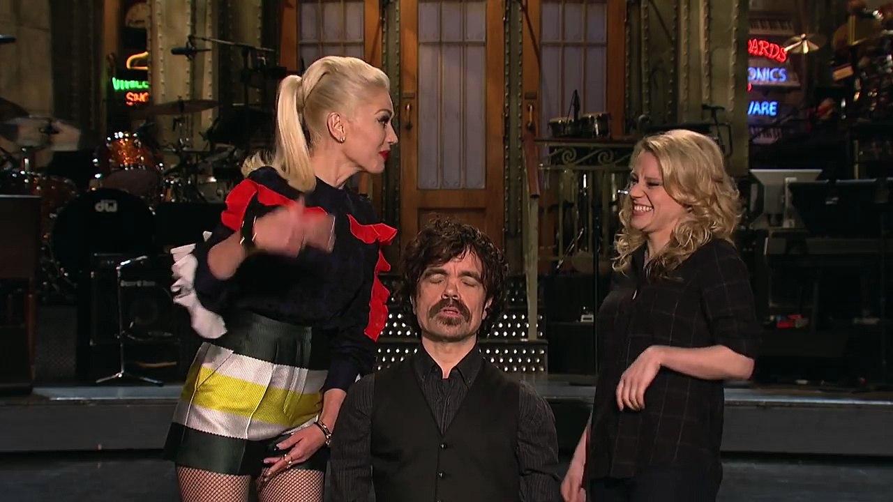 Gwen Stefani Asks SNL Host Peter Dinklage About Jon Snow