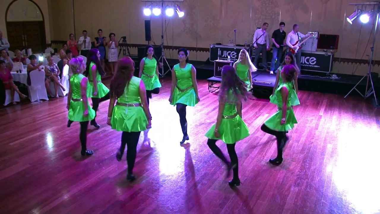 Groom surprises wedding guests with awesome dance!