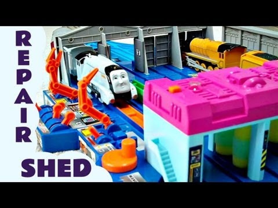 Takara Thomas And Friends Tomy Plarail  ENGINE REPAIR SHED Kids Toy Train Set Thomas The Tank Engine