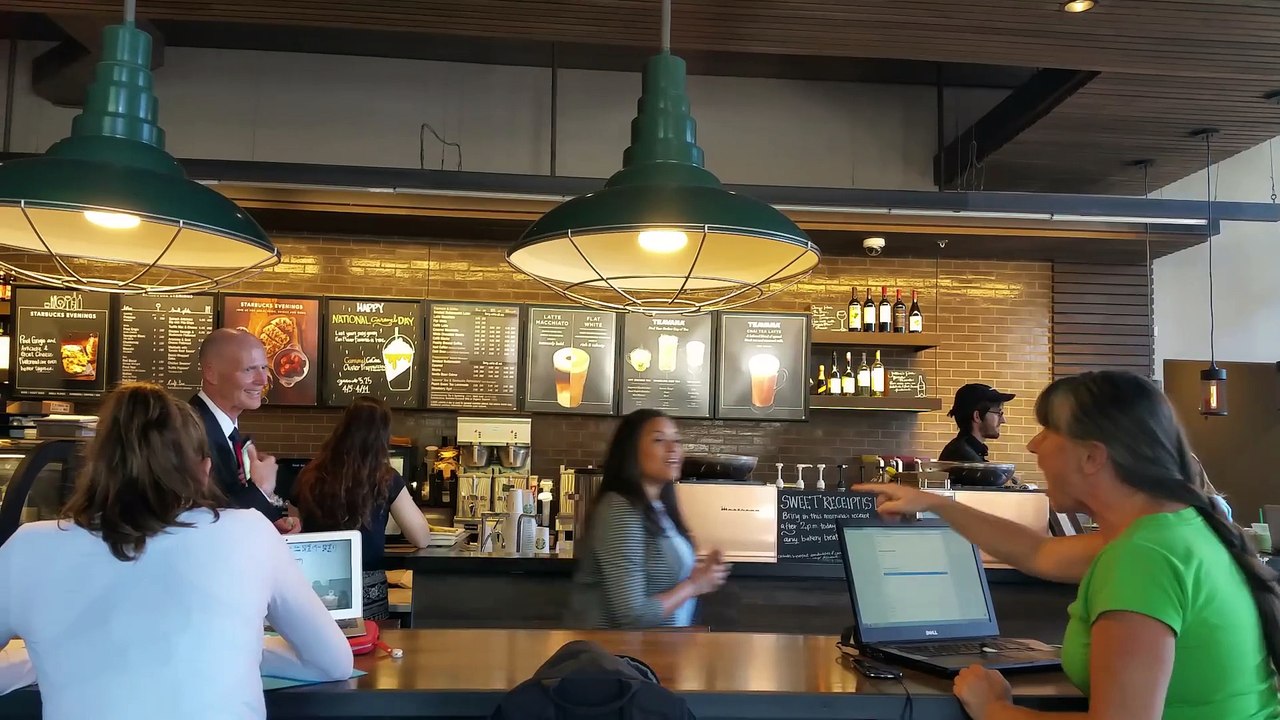 Un gouverneur américain se fait pourrir au Starbucks par une cliente - Floride, Rick Scott