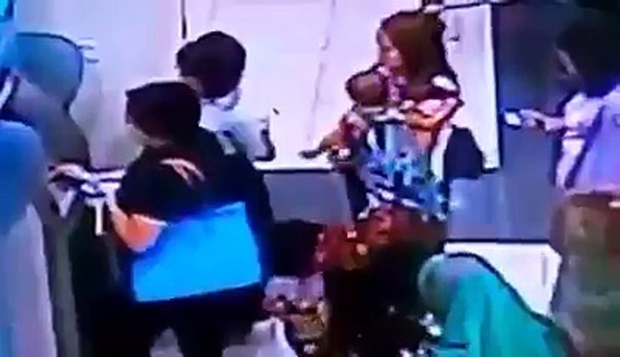 Modus Pencopetan Komplotas Wanita Berjilbab