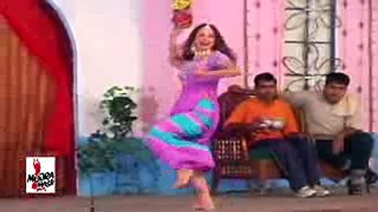 NIDA CHOUDHRY MUJRA - SEENE LA KE - PAKISTANI STAGE MUJRA DANCE