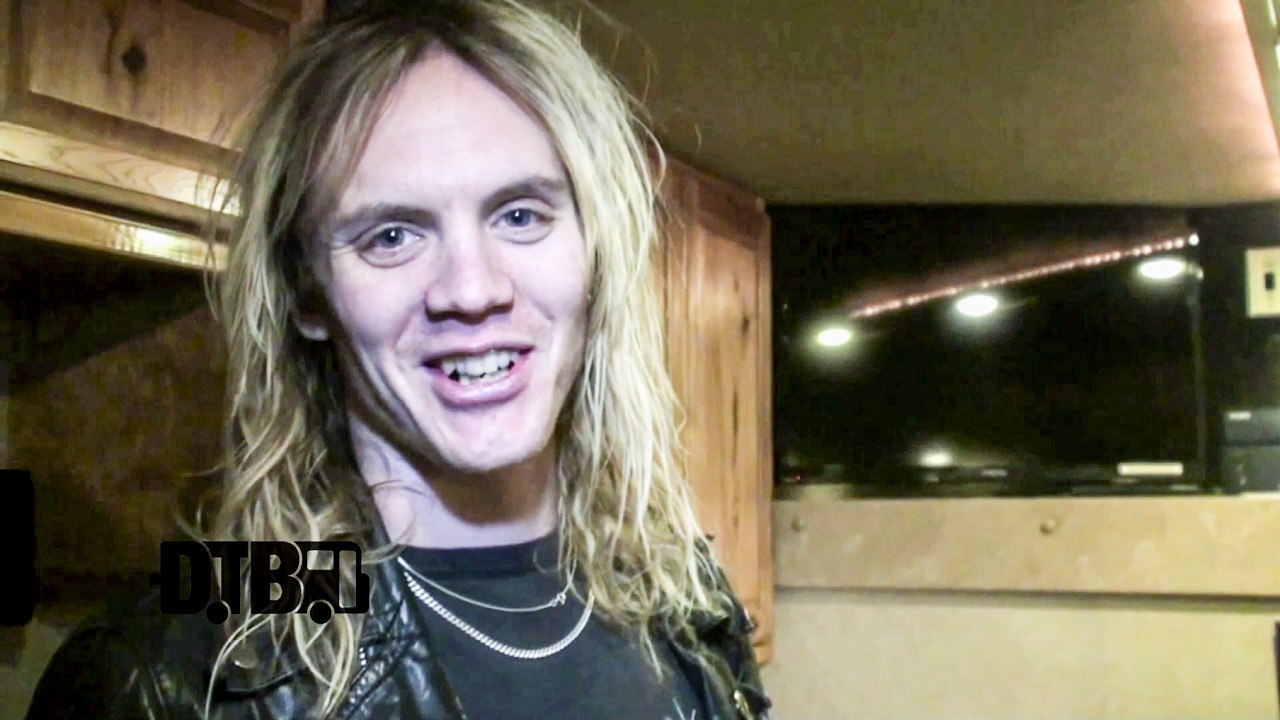 Enforcer - BUS INVADERS Ep. 970