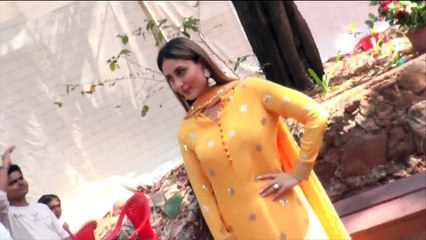 Kareena Kapoor Khan Is PREGNANT_ True Or False??