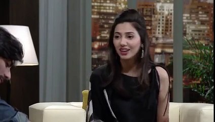 کیمرے کے پیچھے ماہرہ خان فواد سے سگریٹ مانگتے ہوے، ویڈیو لیک