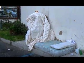 Aversa (CE) - Caritas e migranti. Degrado? No, a parte un materasso! (06.04.16)
