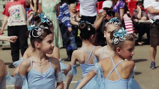 Прекрасный танец вальс...