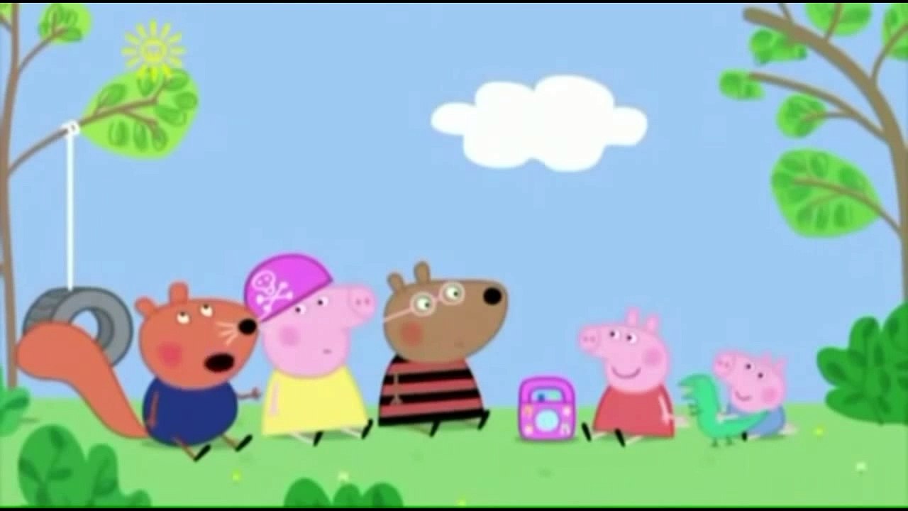 \(0_0\) Peppa pig mange une banane (/0_0)/