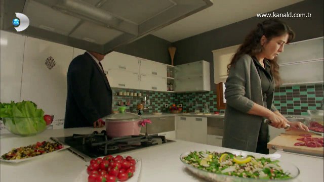 Poyraz Karayel 52. Bölüm - Kör ölür badem gözlü olur!