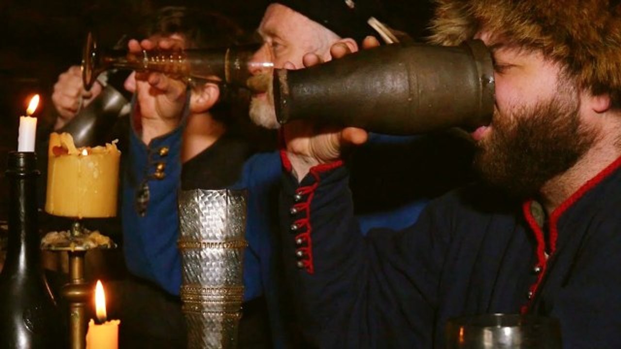 Polak nie kaktus, pić musi - ALKOHOL w szlacheckiej Polsce - CO ZA HISTORIA