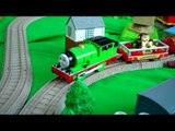Thomas The Tank Engine Tomy Thomas & Friends PERCY & THE MOVING GORILLA Kids Toy Train Set